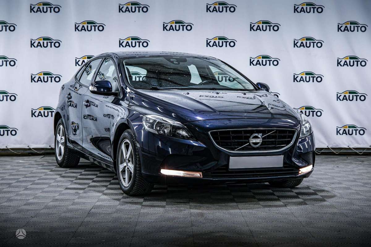 Volvo V40, 1.6 l., hatchback