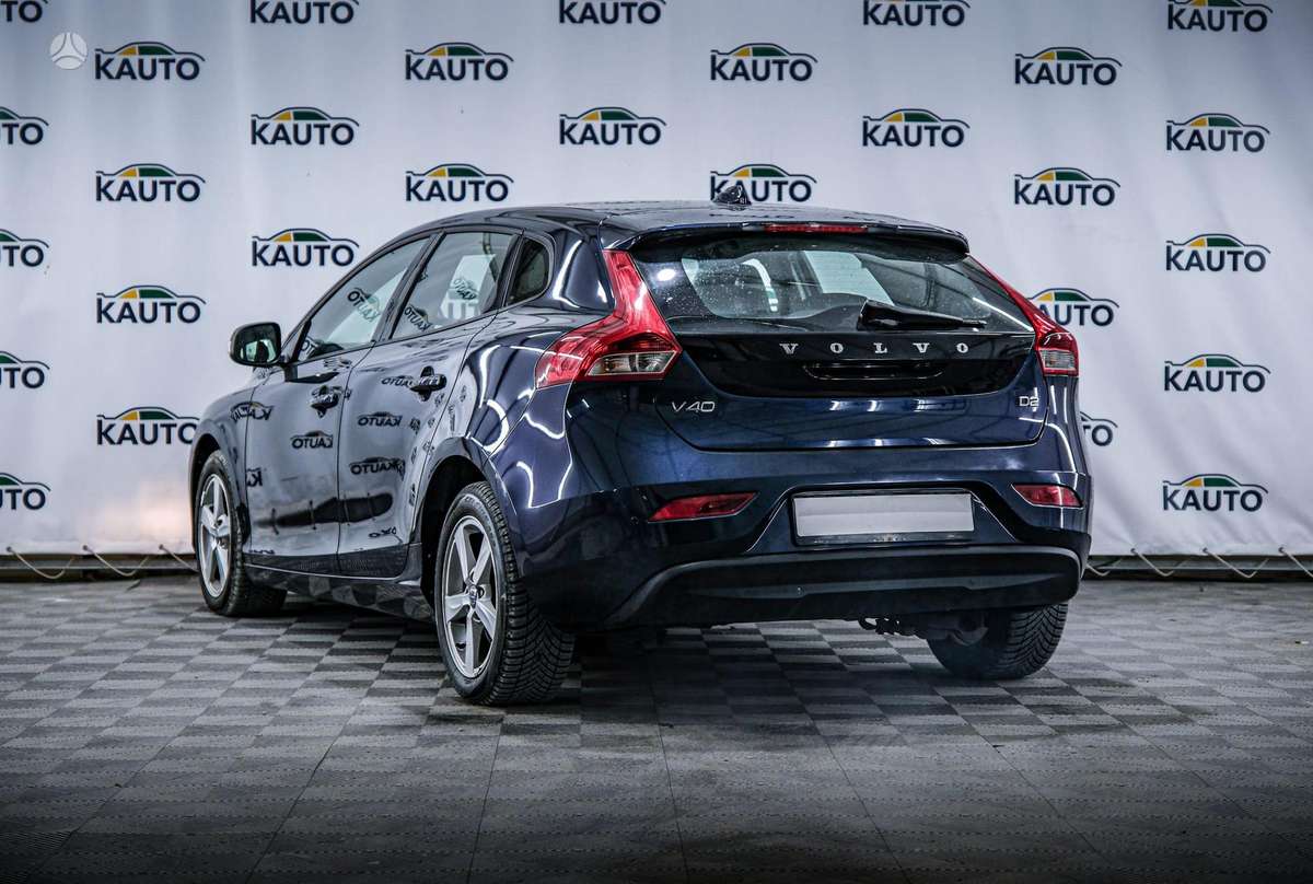 Volvo V40, 1.6 l., Хэтчбек