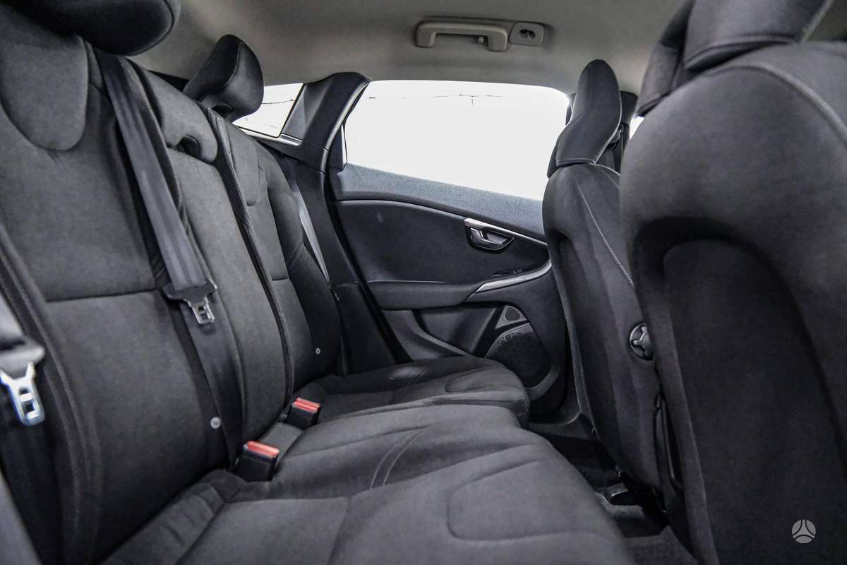 Volvo V40 - 10