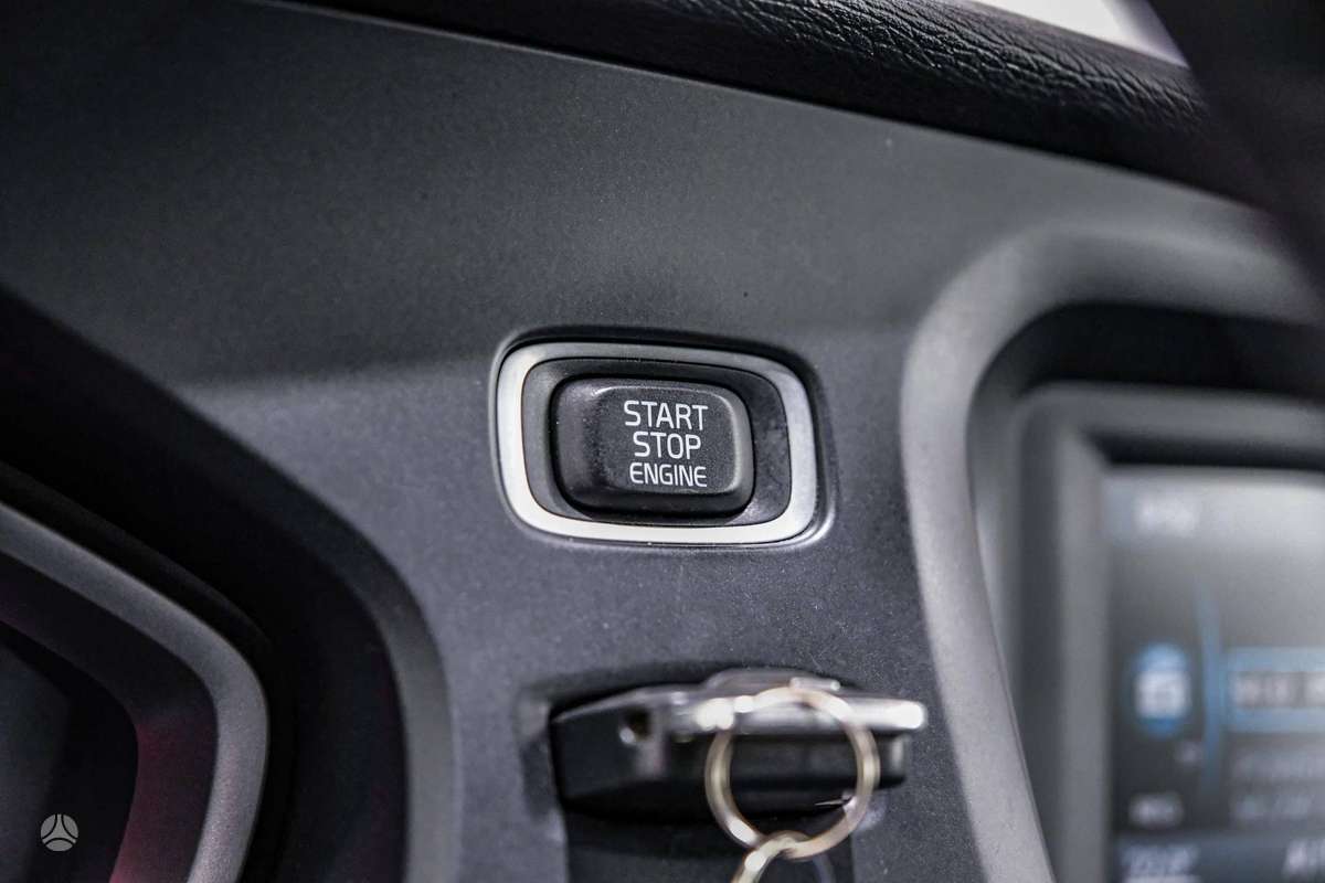 Volvo V40, 1.6 l., hatchback
