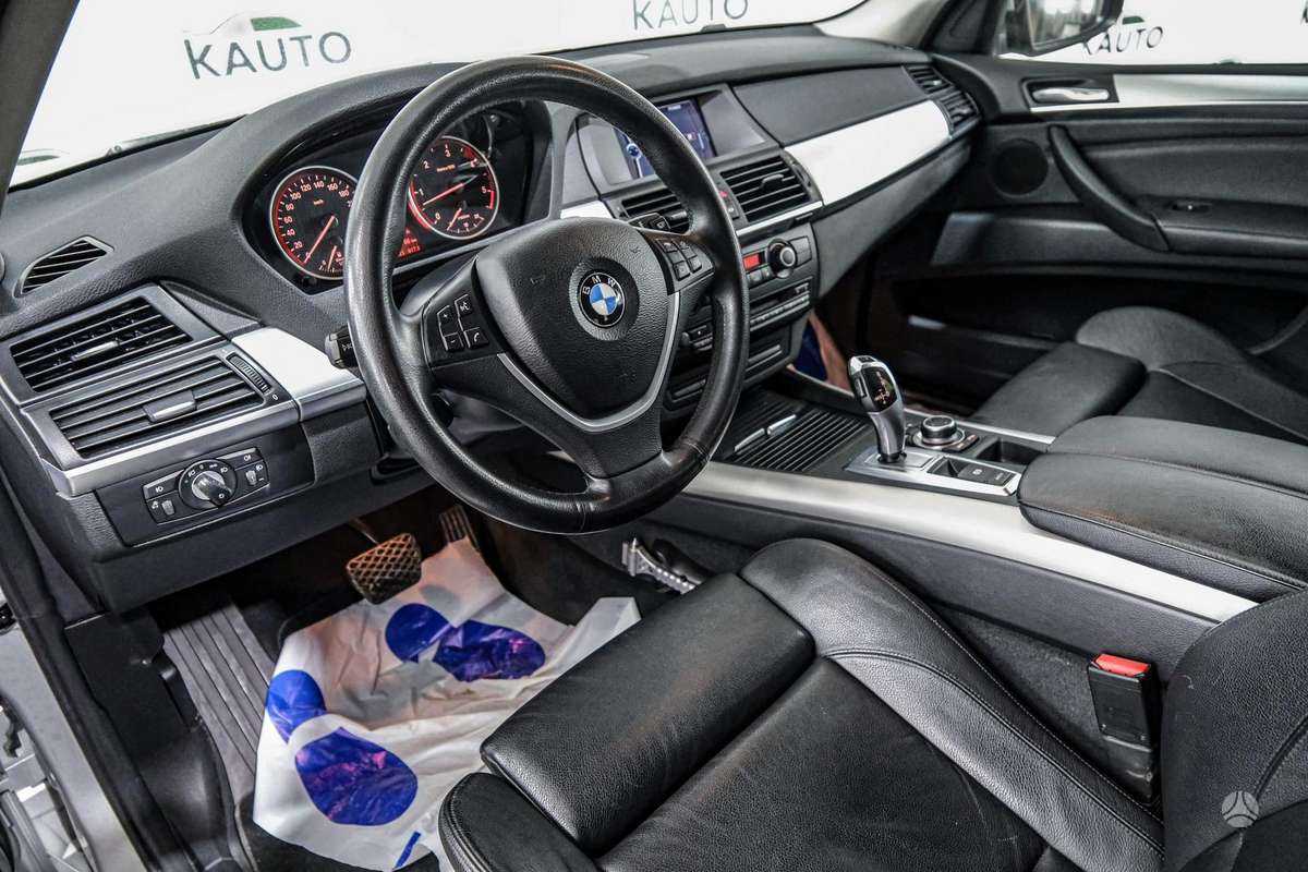 BMW X5, 3.0 l., off-road / crossover