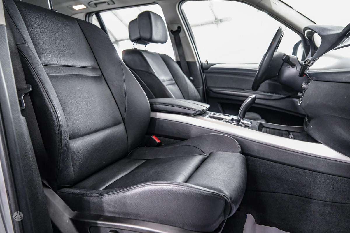 BMW X5, 3.0 l., off-road / crossover