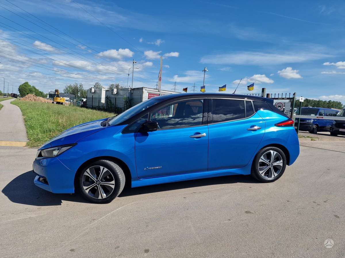Nissan Leaf, 40 kWh, hatchback