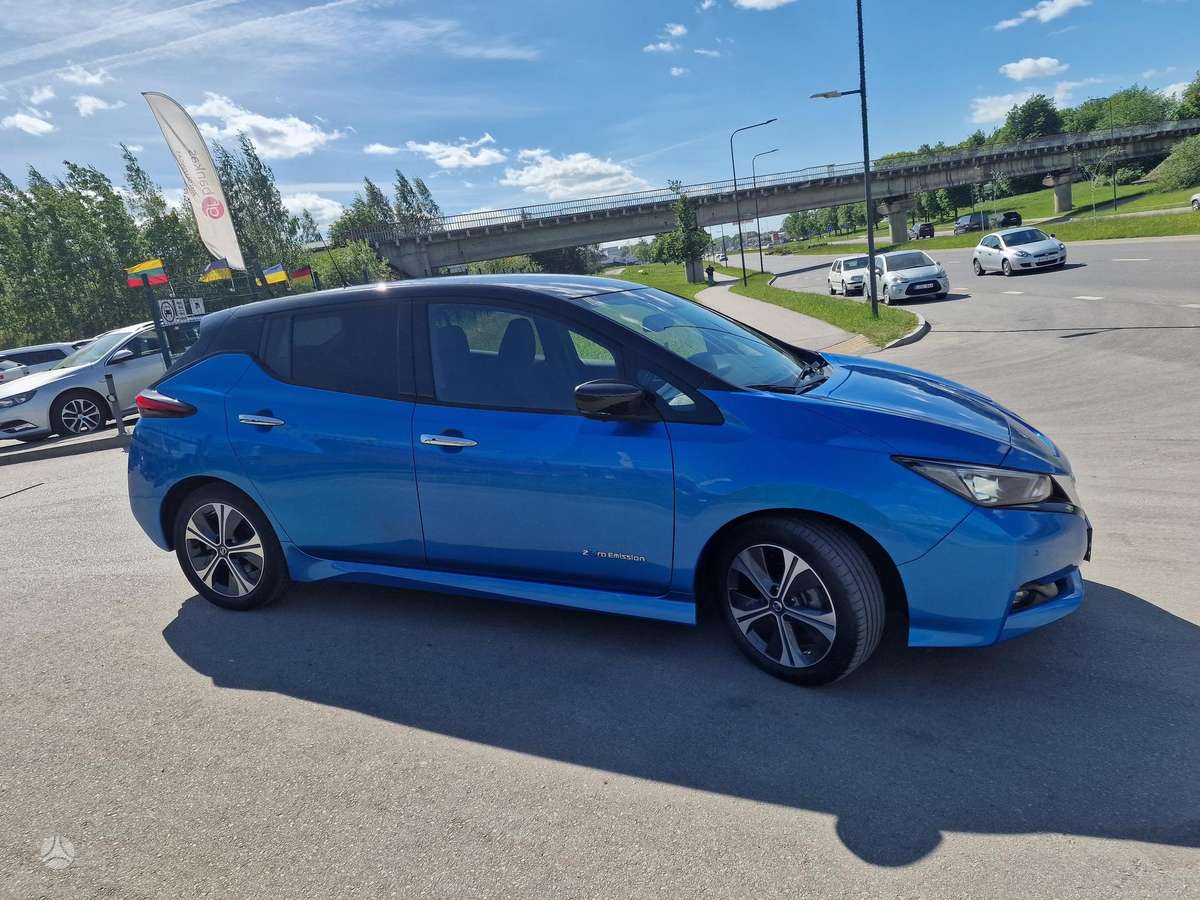 Nissan Leaf, 40 kWh, hatchback
