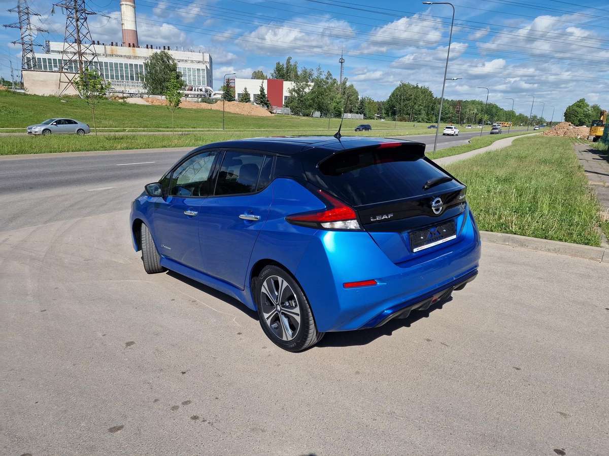 Nissan Leaf, 40 kWh, hatchback