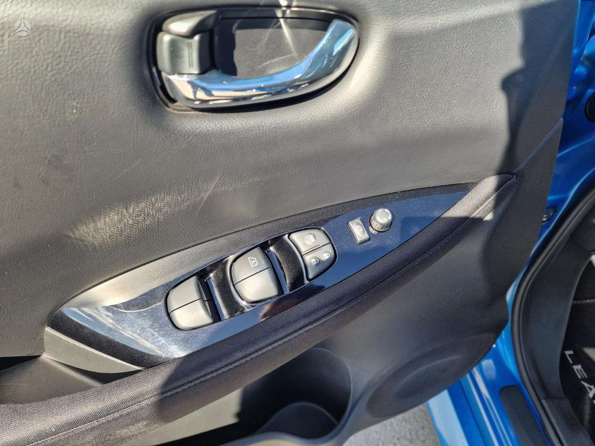 Nissan Leaf, 40 kWh, hatchback