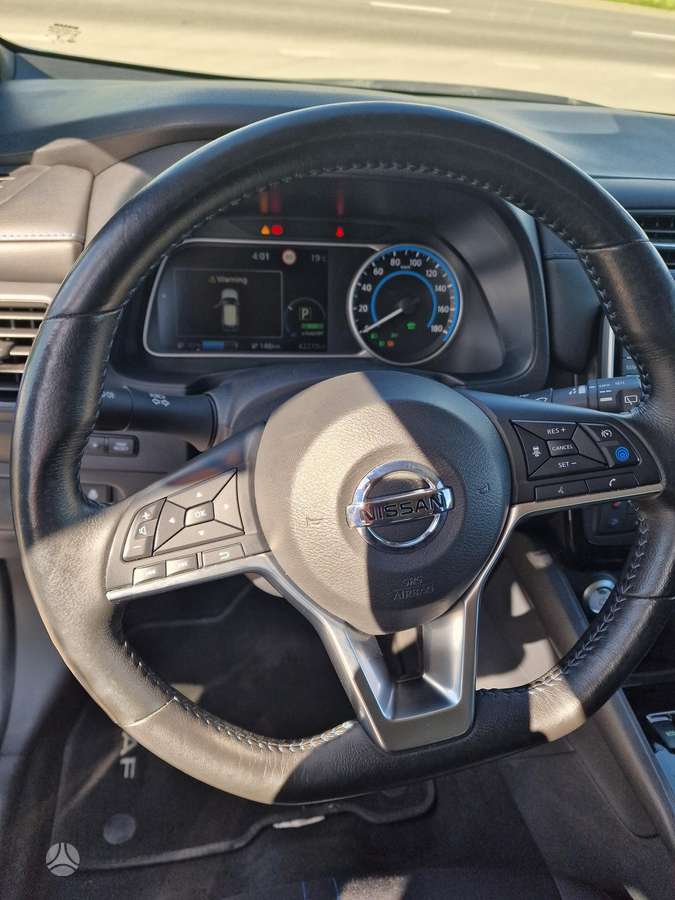 Nissan Leaf, 40 kWh, hatchback