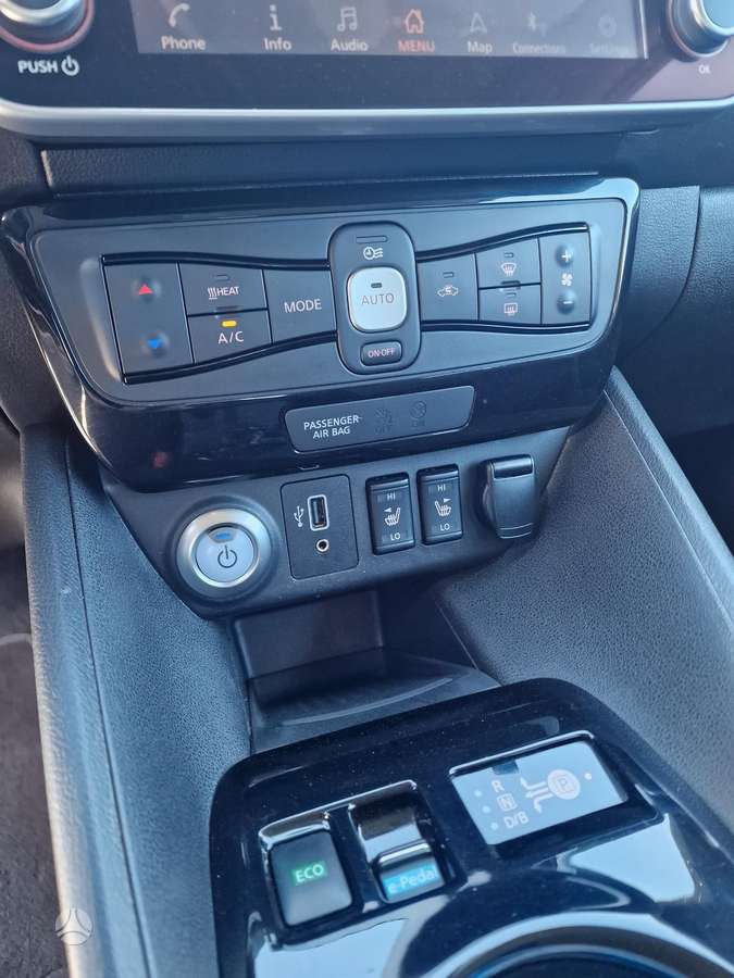 Nissan Leaf, 40 kWh, hatchback