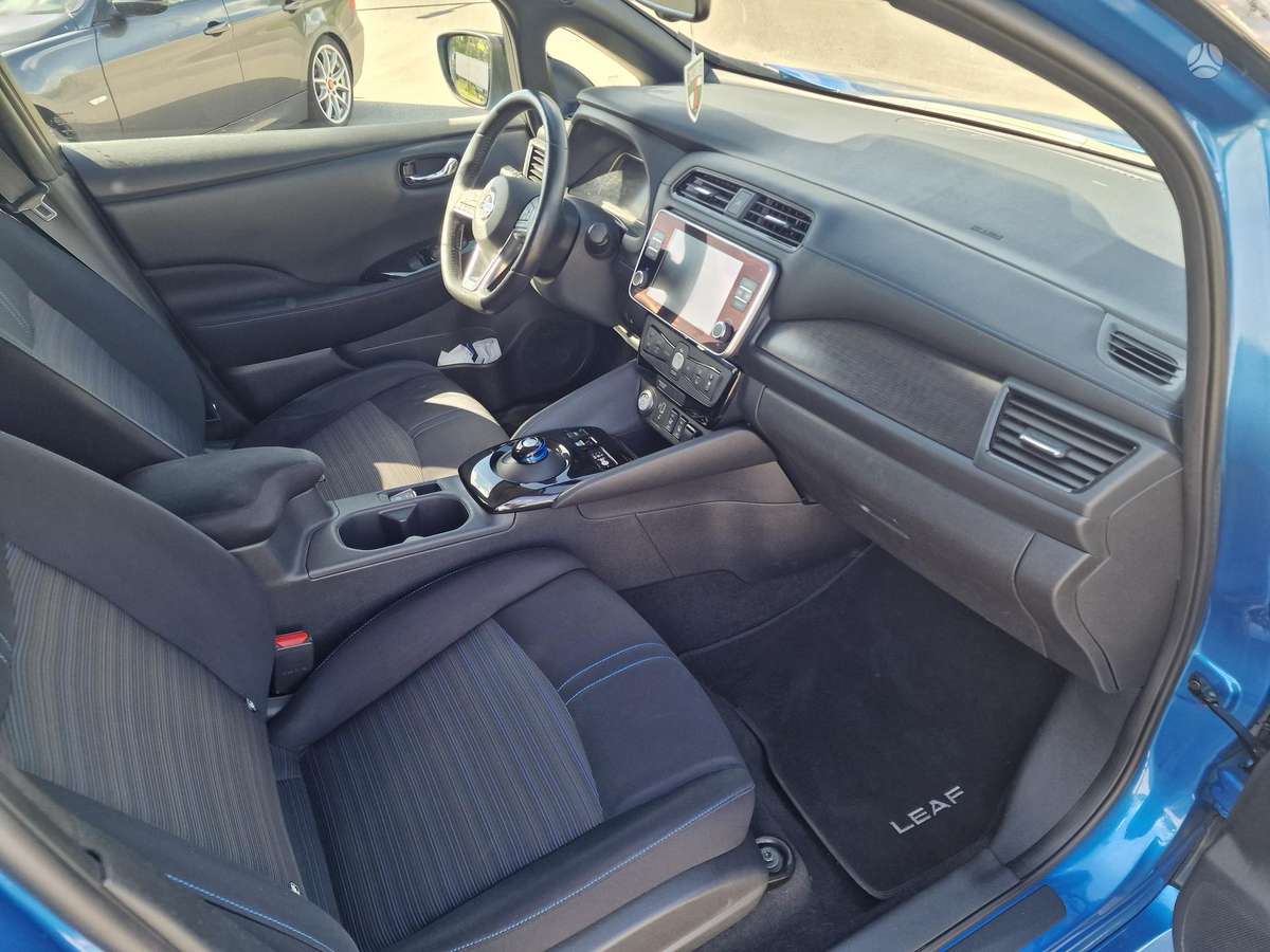 Nissan Leaf, 40 kWh, hatchback
