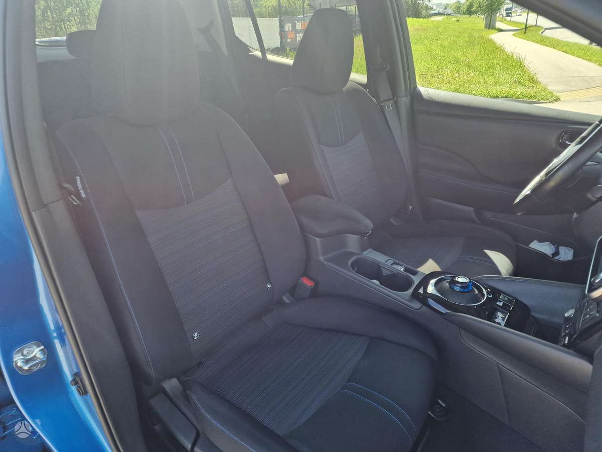 Nissan Leaf, 40 kWh, hatchback