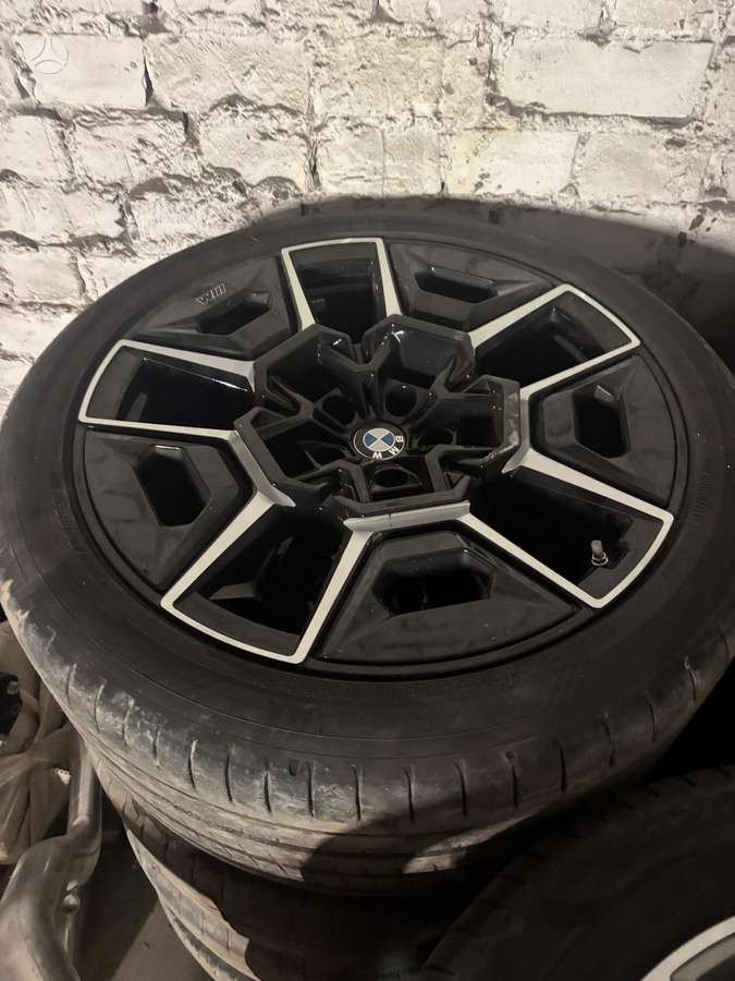 BMW XM body parts