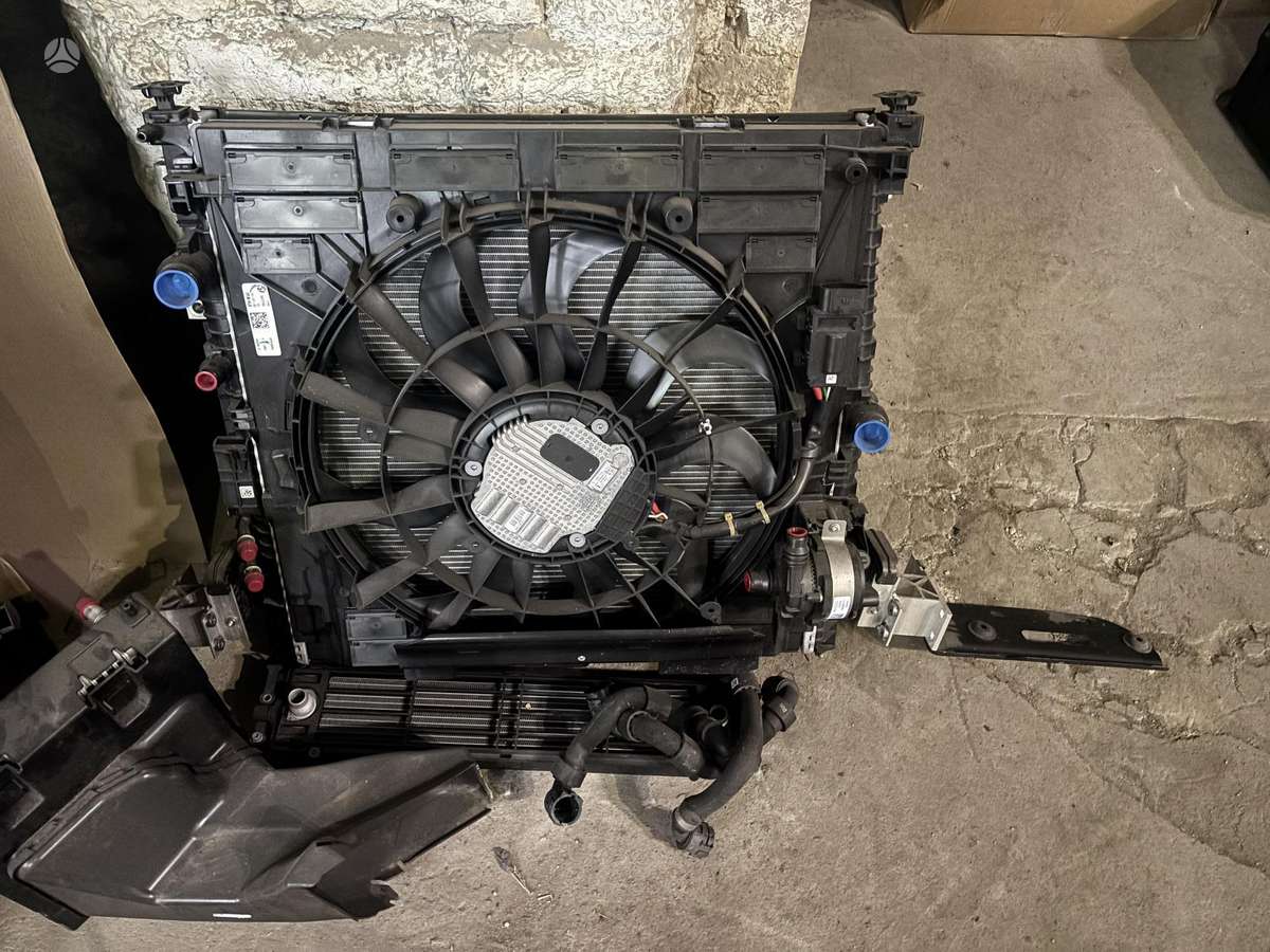 BMW XM kėbulo dalys