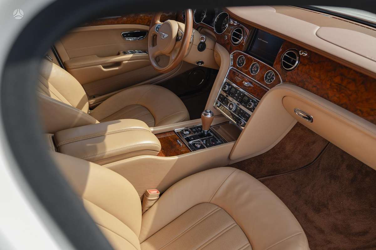 Bentley Mulsanne, Седан