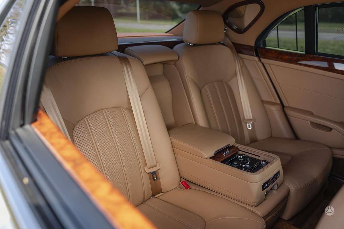 Bentley Mulsanne, saloon / sedan