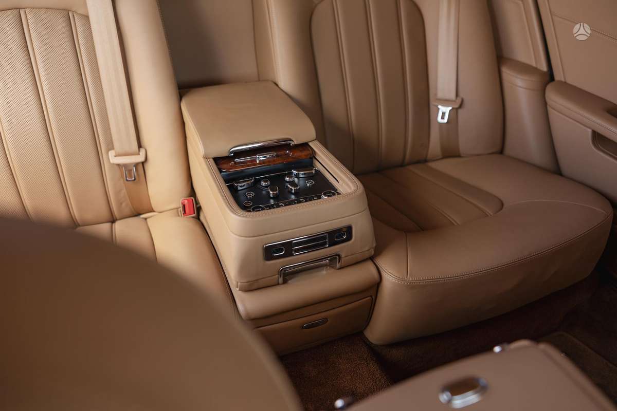 Bentley Mulsanne, saloon / sedan