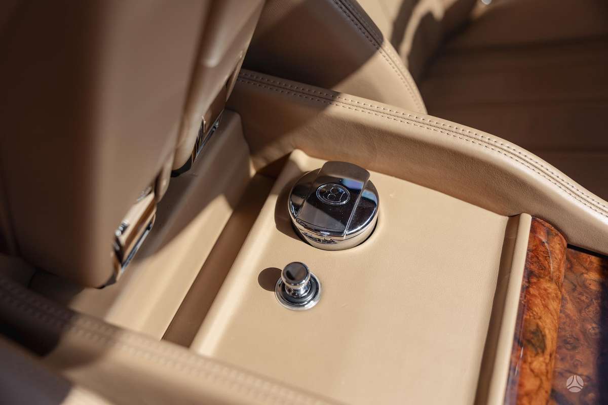 Bentley Mulsanne, saloon / sedan