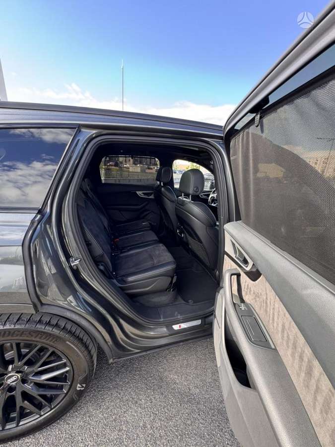 Audi Q7, 3.0 l., off-road / crossover