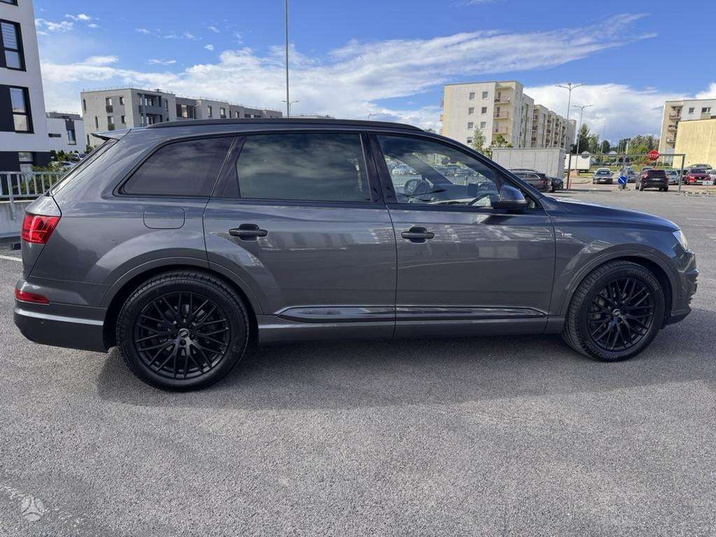 Audi Q7, 3.0 l., off-road / crossover
