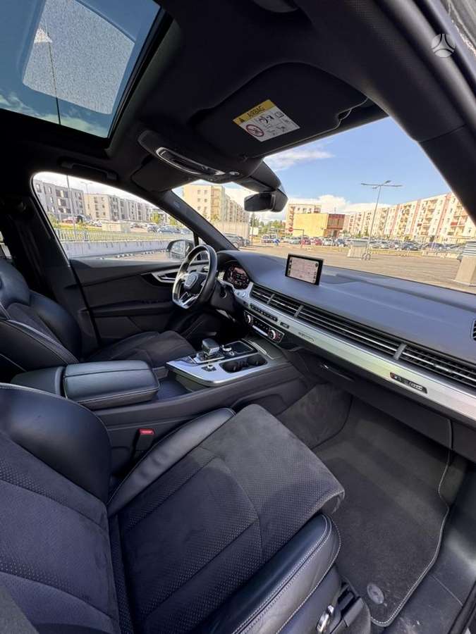 Audi Q7, 3.0 l., off-road / crossover