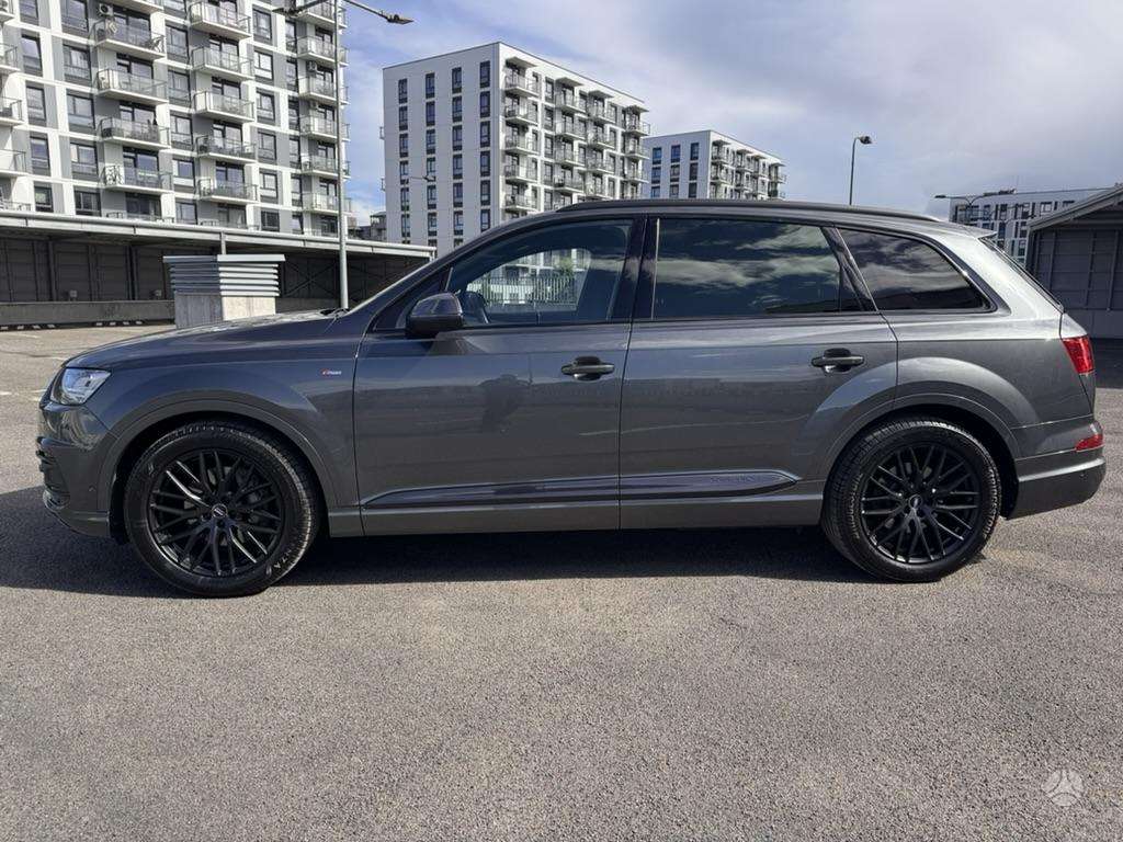 Audi Q7, 3.0 l., off-road / crossover