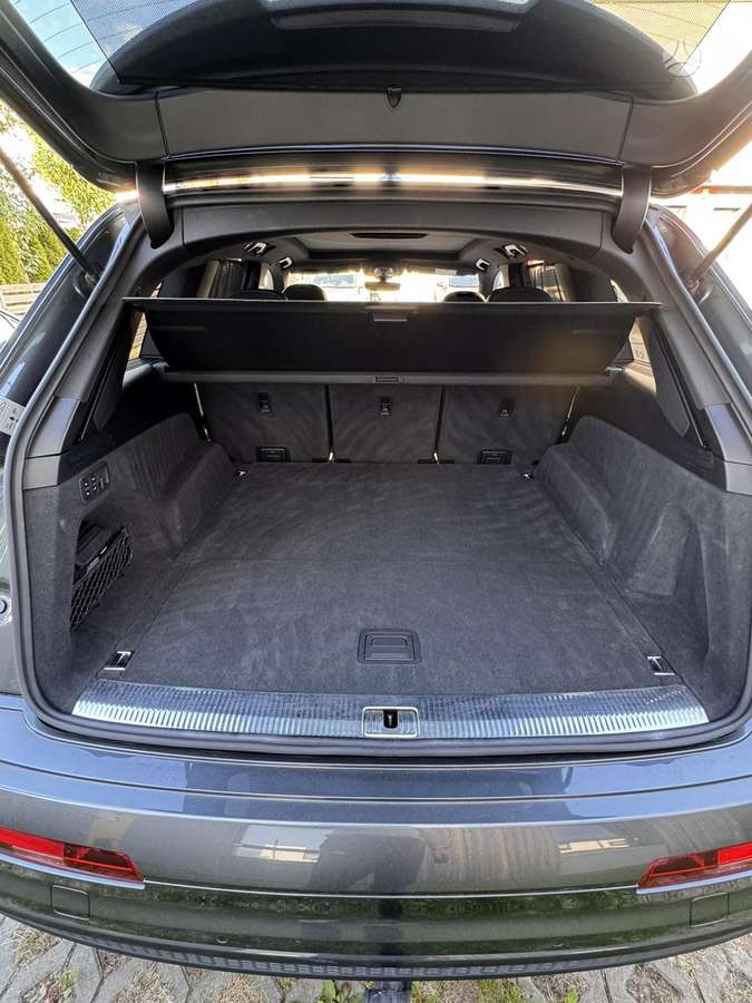 Audi Q7, 3.0 l., off-road / crossover