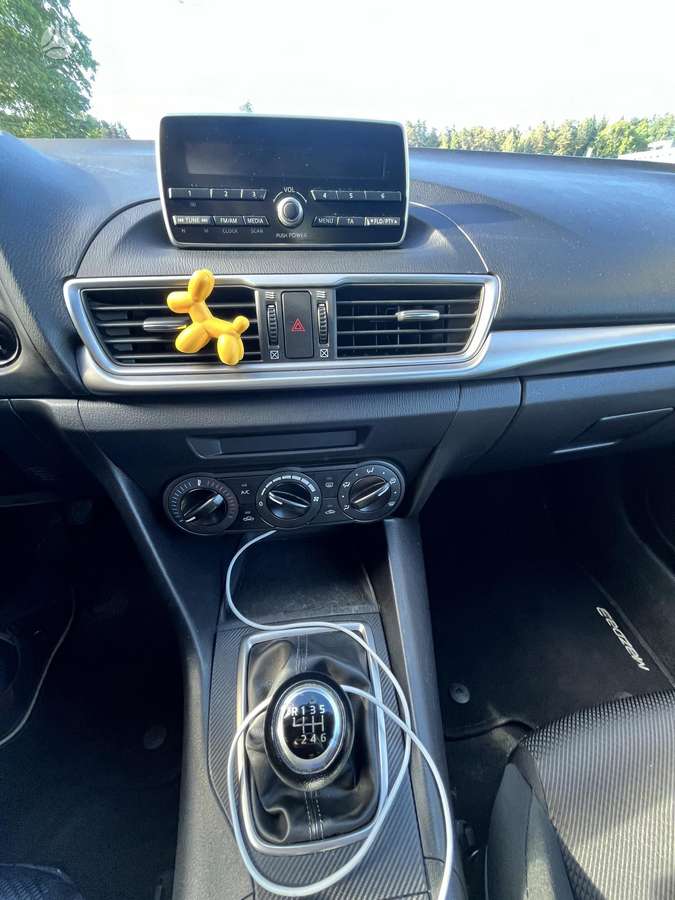 Mazda 3, 1.5 l., hatchback