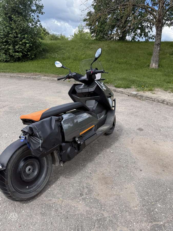 BMW CE 04, scooters / mopeds