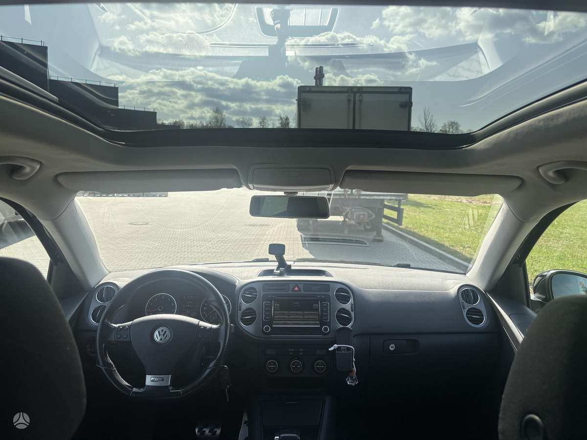 Volkswagen Tiguan - 9