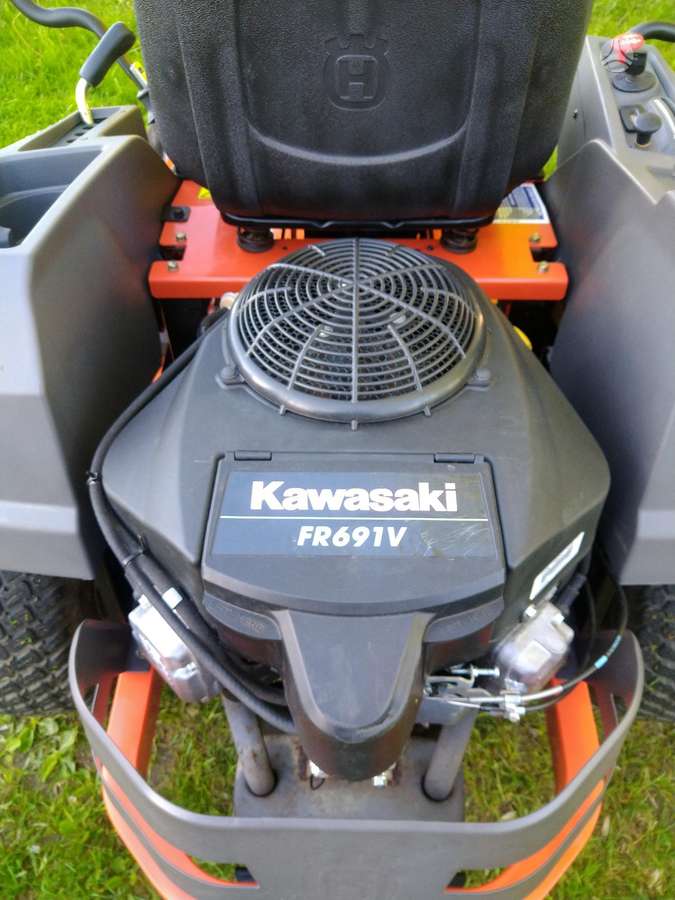 Husqvarna Z254, садовые тракторы