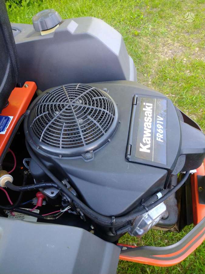 Husqvarna Z254, садовые тракторы