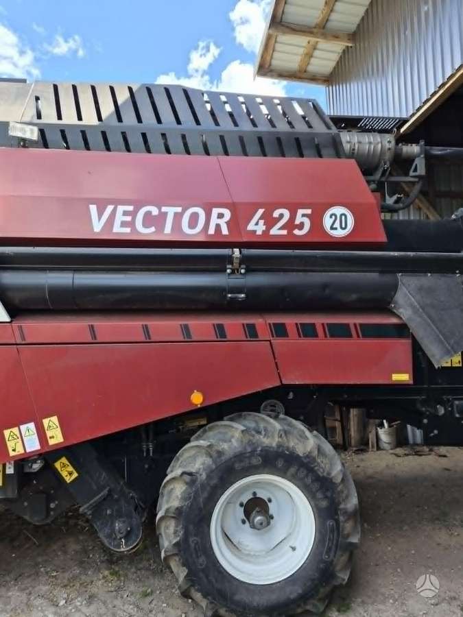 Rostselmash Vector 425, combine harvesters