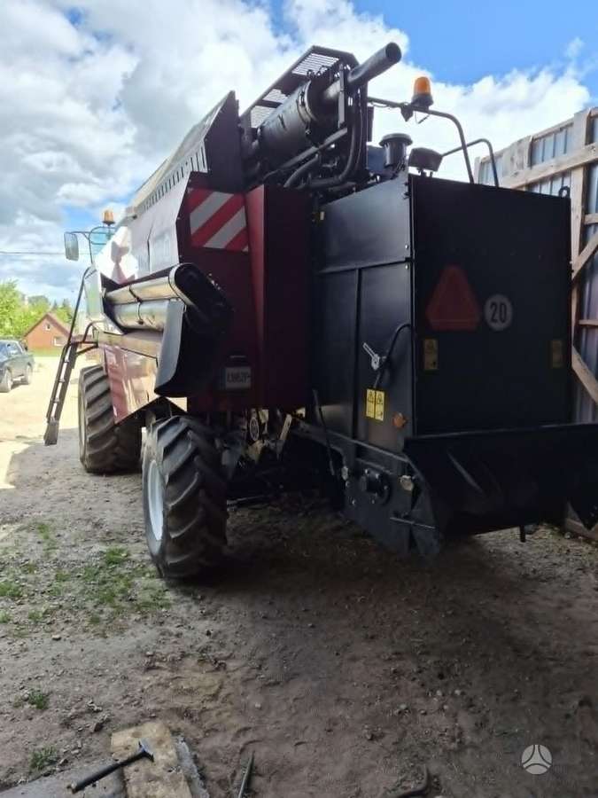 Rostselmash Vector 425, combine harvesters