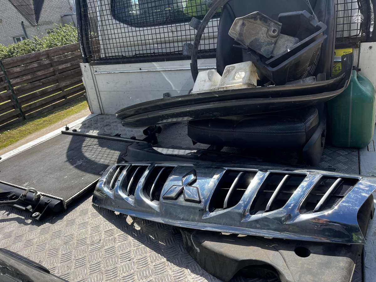 Mitsubishi L200 kėbulo dalys