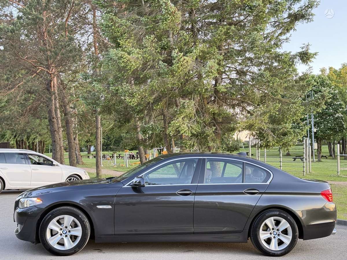 BMW 525, 3.0 l., Седан
