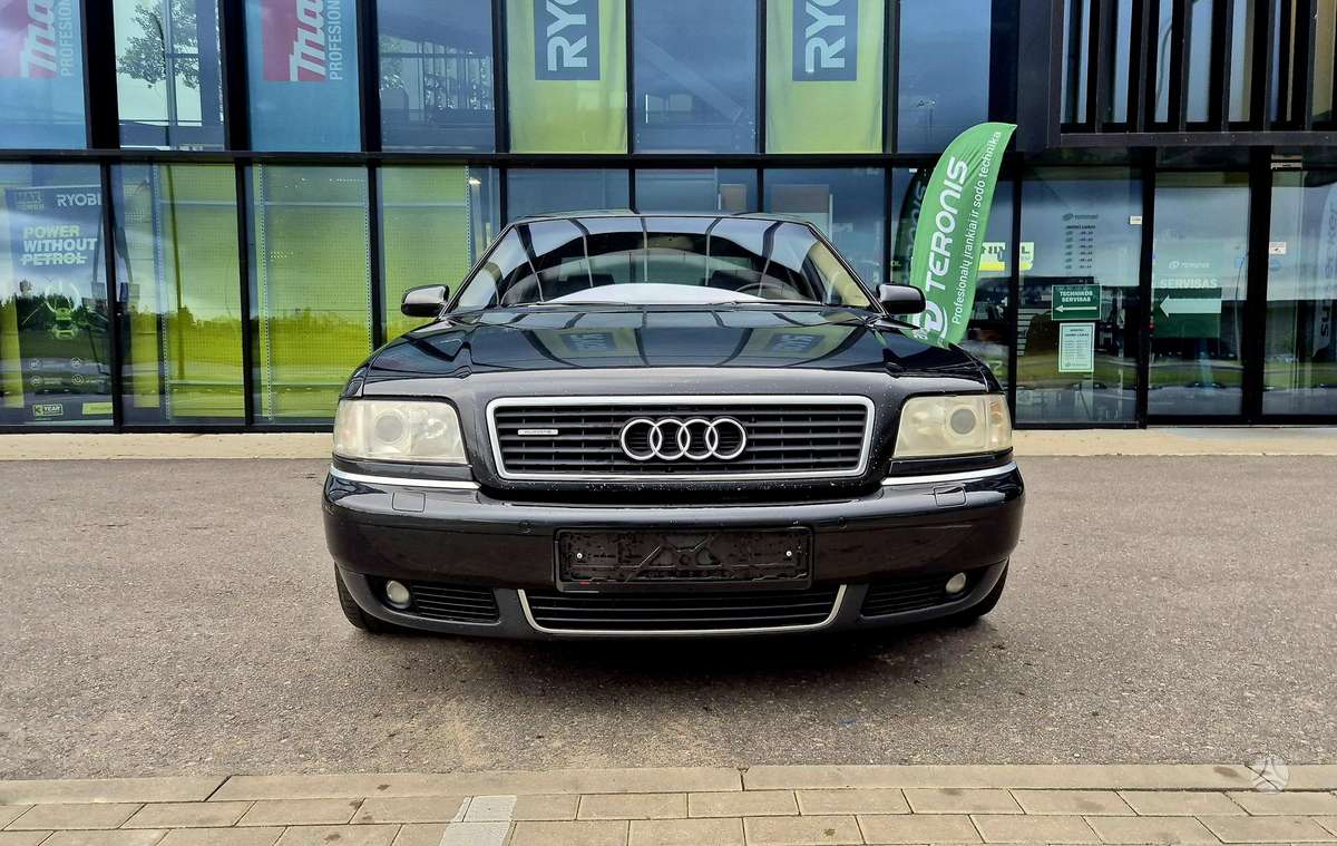 Audi A8, 4.2 l., sedanas