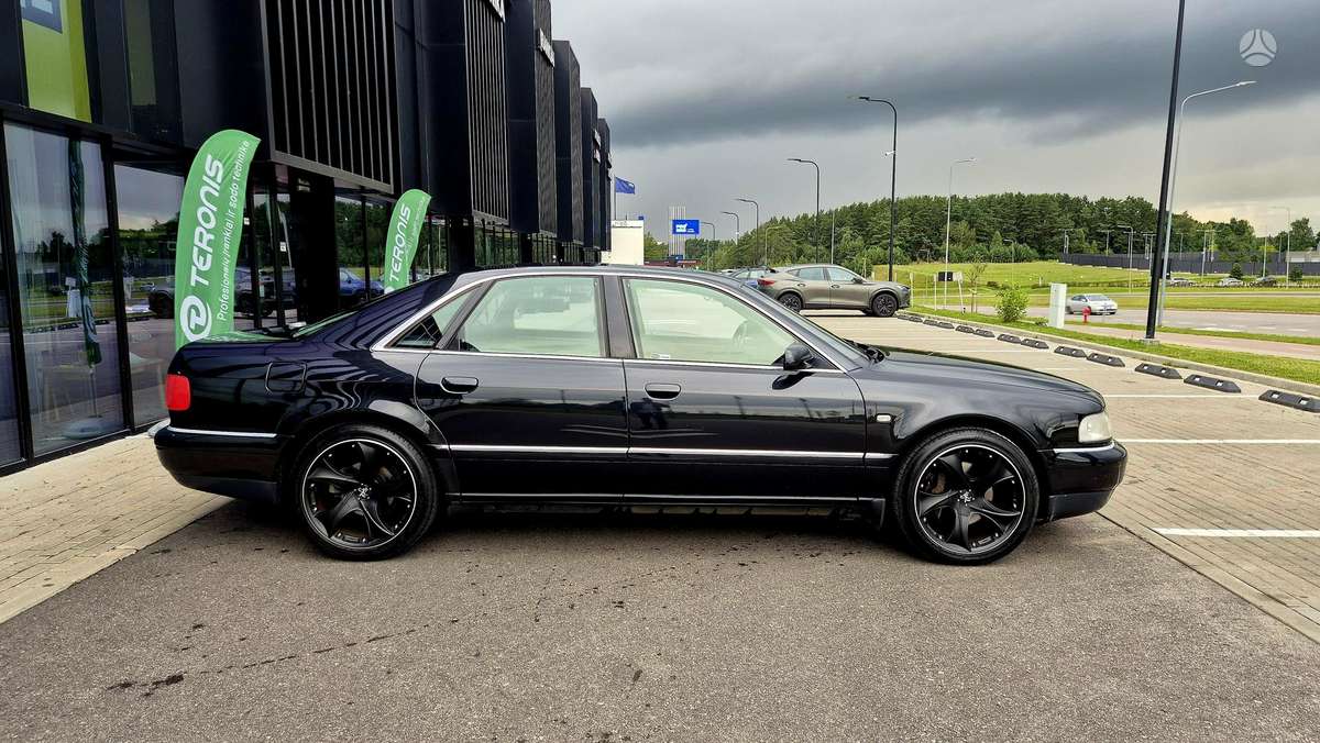 Audi A8, 4.2 l., saloon / sedan