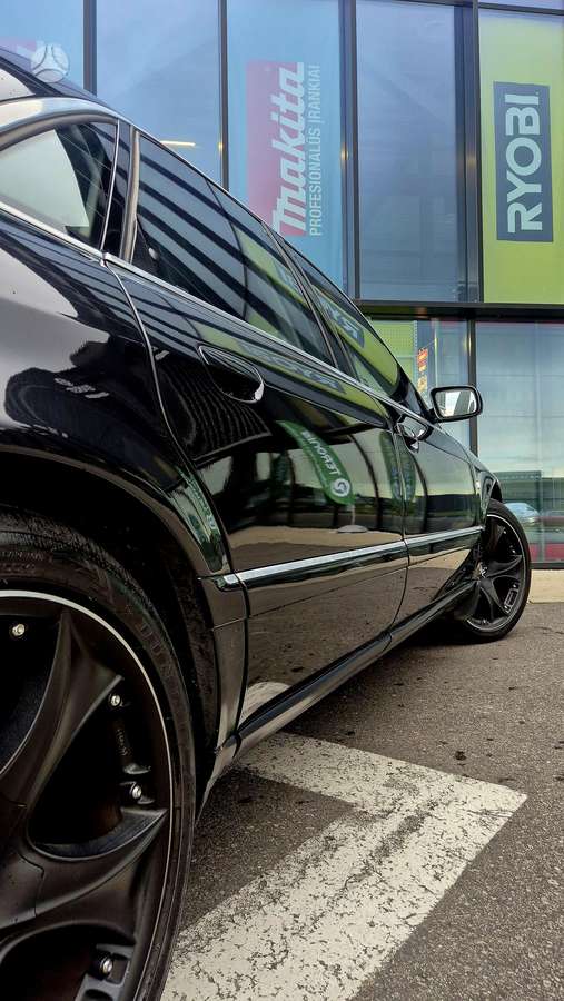 Audi A8, 4.2 l., sedanas