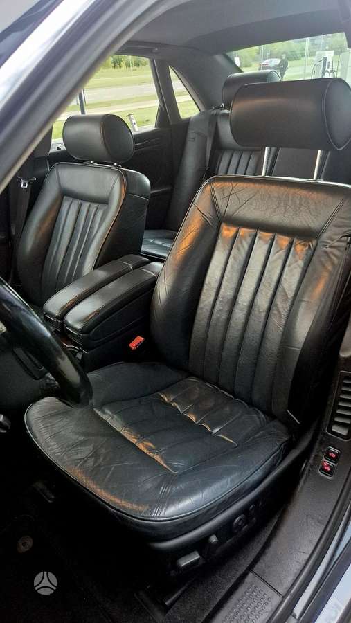 Audi A8, 4.2 l., sedanas