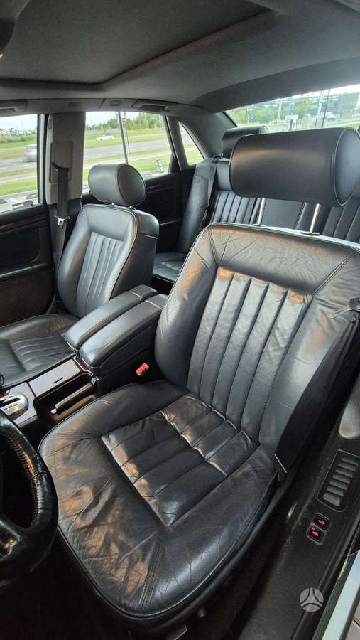 Audi A8, 4.2 l., sedanas