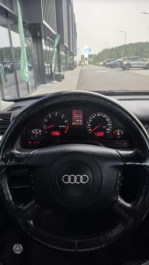 Audi A8, 4.2 l., saloon / sedan