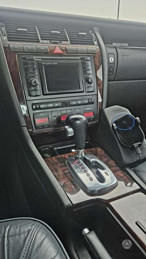 Audi A8, 4.2 l., Седан