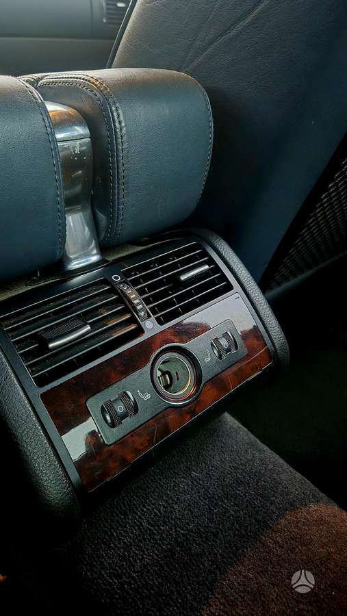 Audi A8, 4.2 l., sedanas