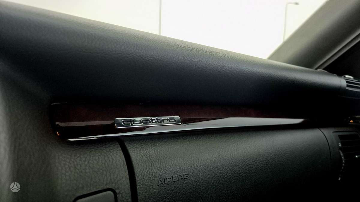 Audi A8, 4.2 l., sedanas