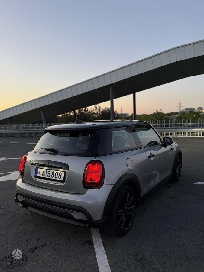 Mini Cooper, 1.5 l., hatchback