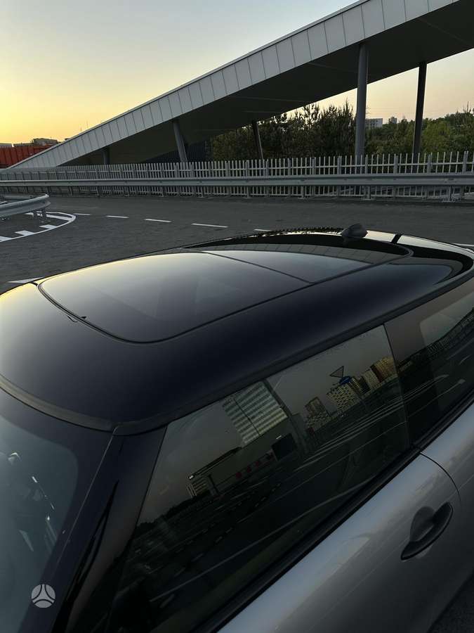 Mini Cooper, 1.5 l., hatchback