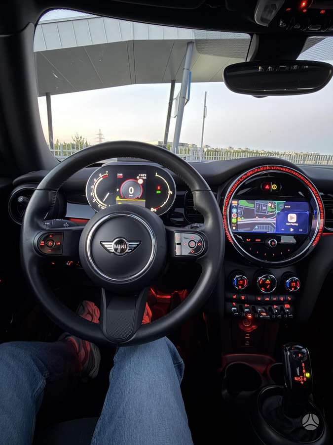 Mini Cooper, 1.5 l., hatchback