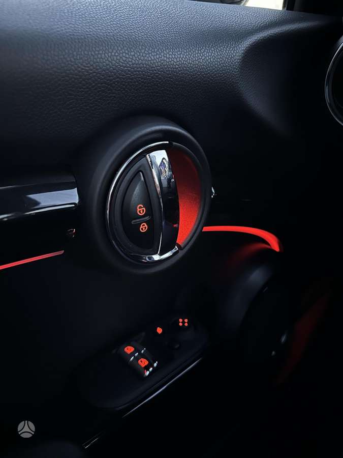 Mini Cooper, 1.5 l., hatchback