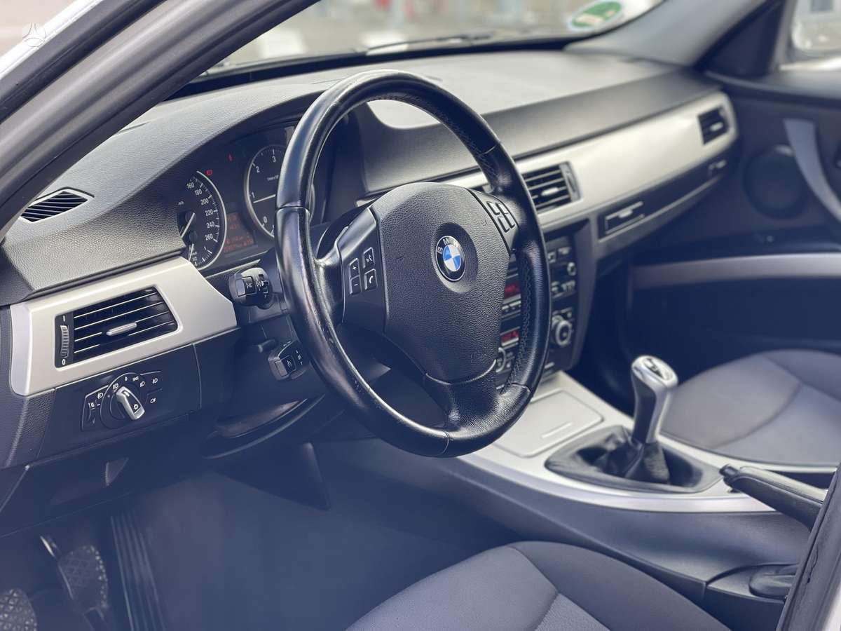 BMW 320, 2.0 l., universalas