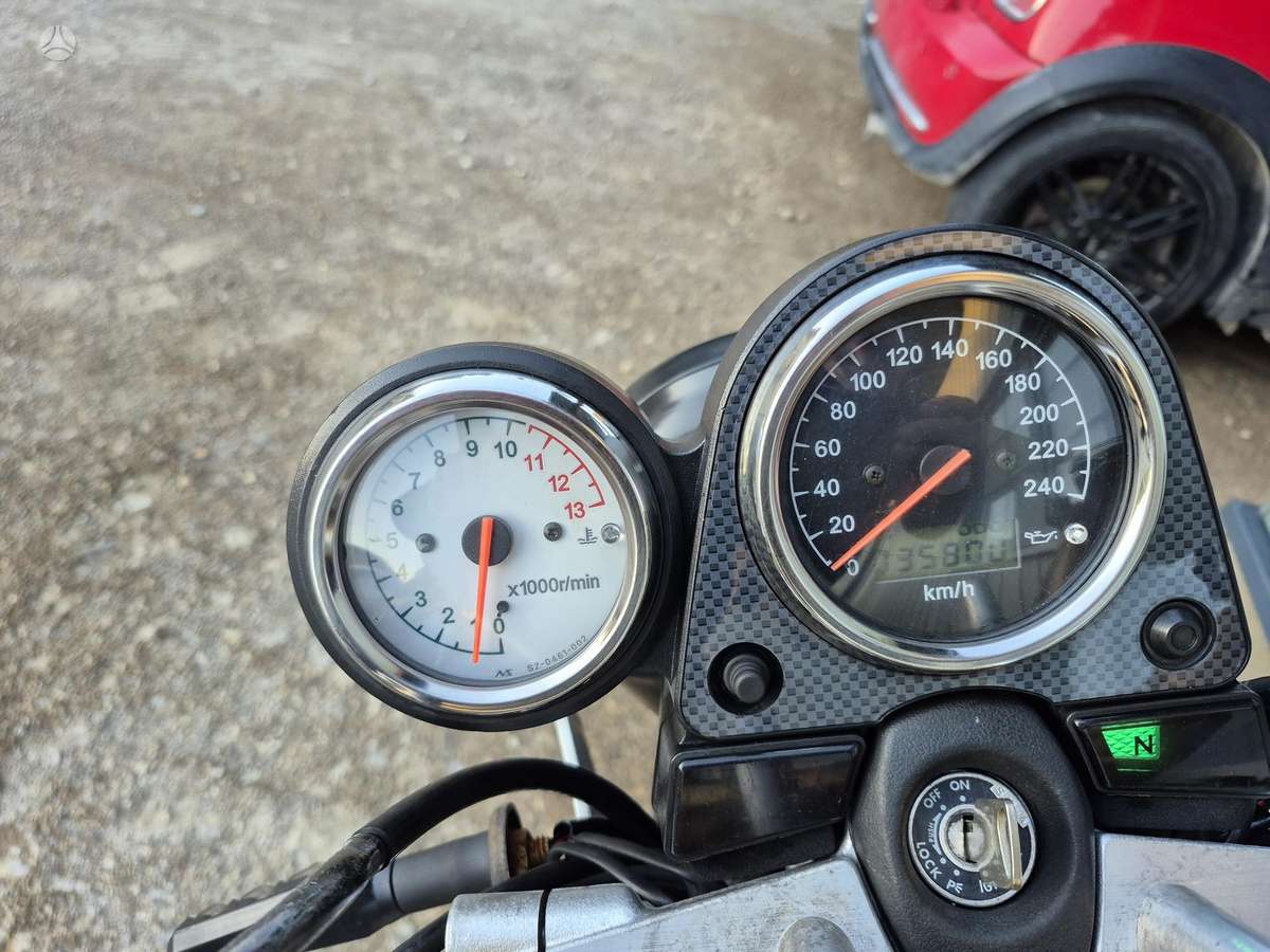 Suzuki SV 650cc, street / classic