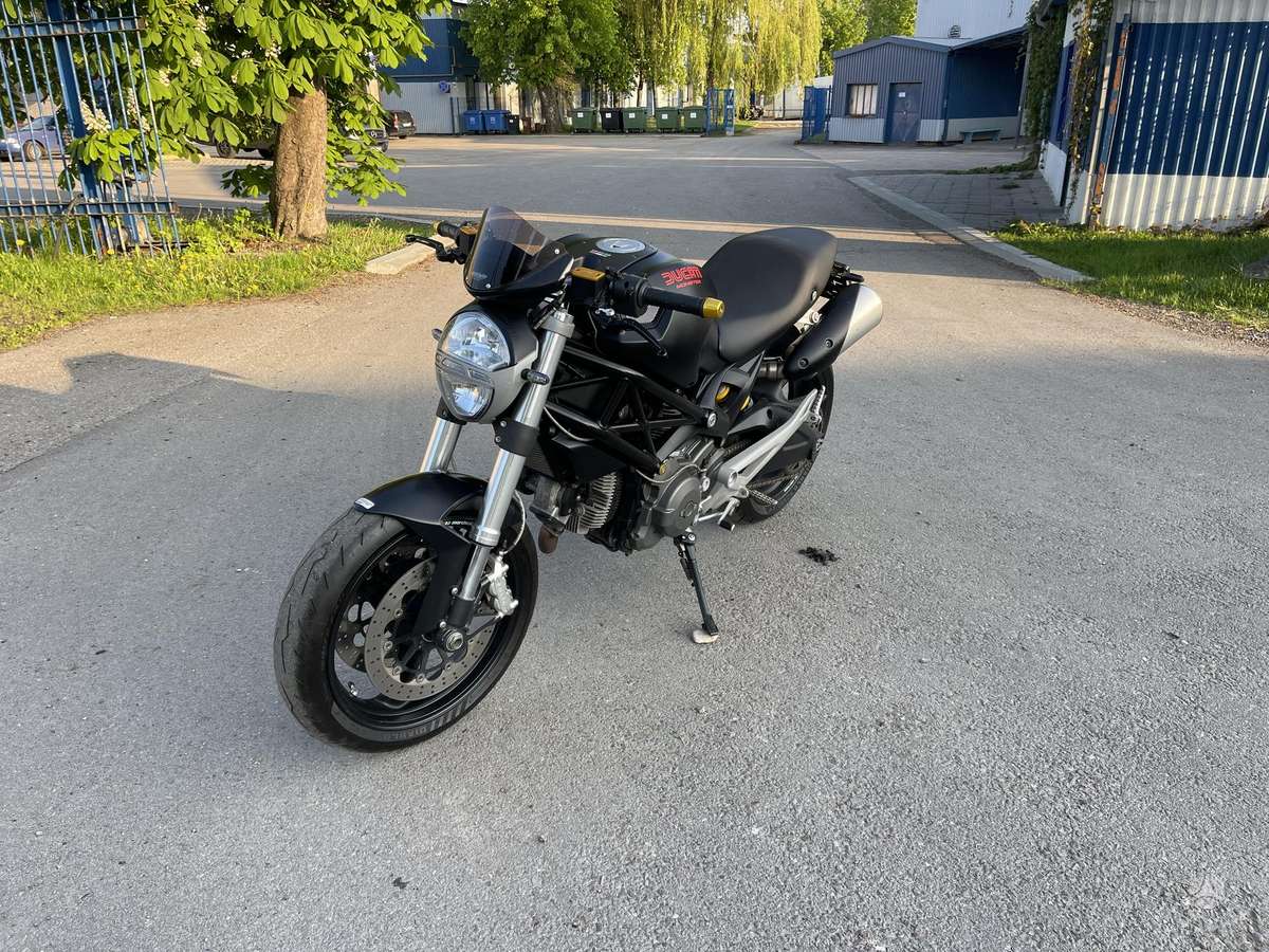 Ducati Monster 696cc, street / классические